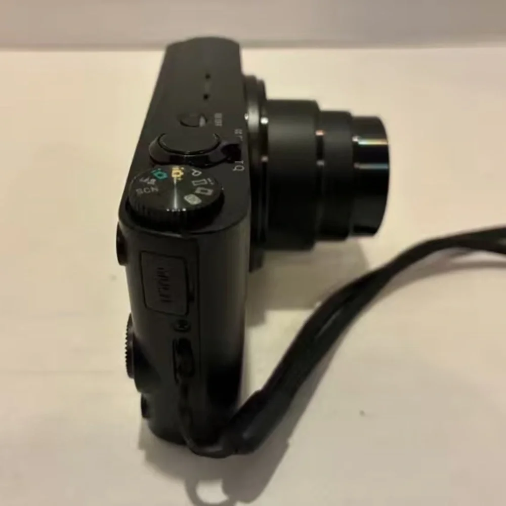Sony Black Compact Point-and-Shoot Camera with 20x Zoom